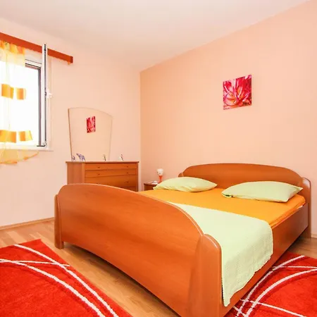 Apartment Zana - Close To